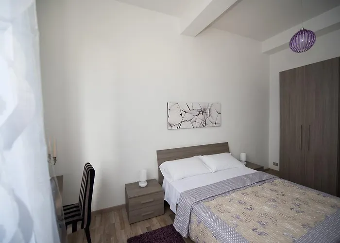 All'ombra Della Torre Only Bed & Breakfast Siena