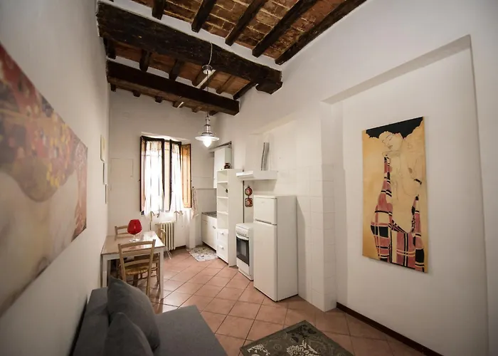 All'ombra Della Torre Only Bed & Breakfast Siena