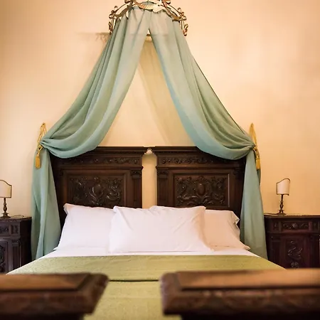 All'ombra Della Torre Only فندق مبيت وإفطار