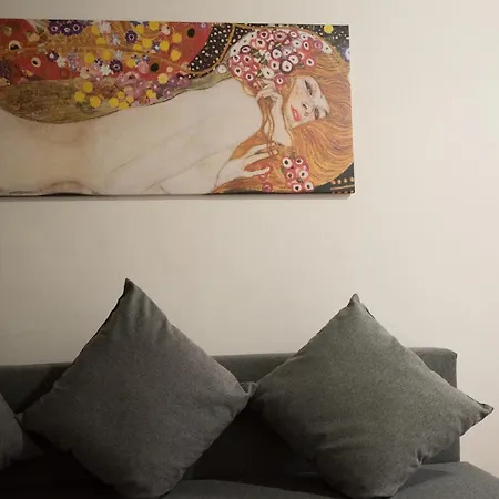 All'ombra Della Torre Only Bed & Breakfast