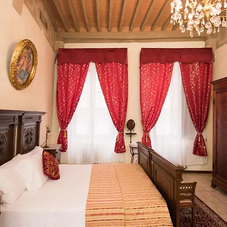 All'ombra Della Torre A Due Passi Da Piazza Del Campo Bed & Breakfast Siena