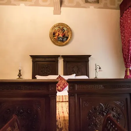 All'ombra Della Torre Only 3*