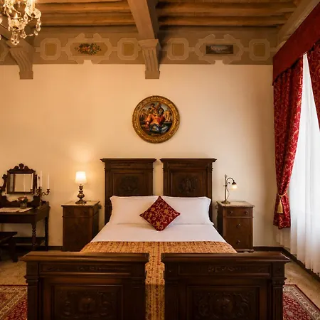 All'ombra Della Torre A Due Passi Da Piazza Del Campo Bed & Breakfast