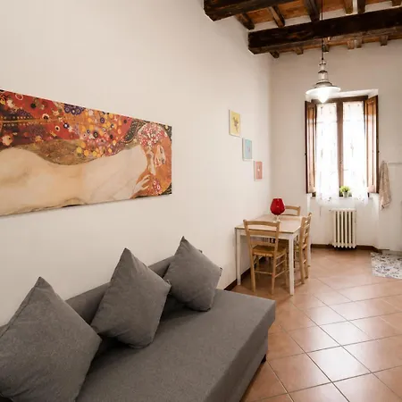 Bed & Breakfast All'ombra Della Torre A Due Passi Da Piazza Del Campo