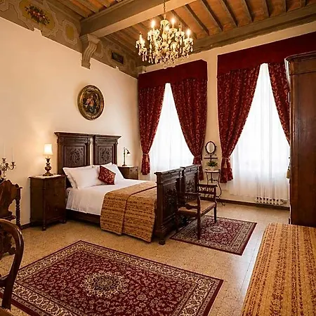 All'ombra Della Torre A Due Passi Da Piazza Del Campo Bed & Breakfast 4*