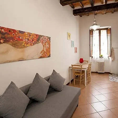 Bed & Breakfast All'ombra Della Torre A Due Passi Da Piazza Del Campo Siena