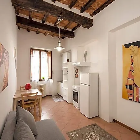 All'ombra Della Torre A Due Passi Da Piazza Del Campo Bed & Breakfast