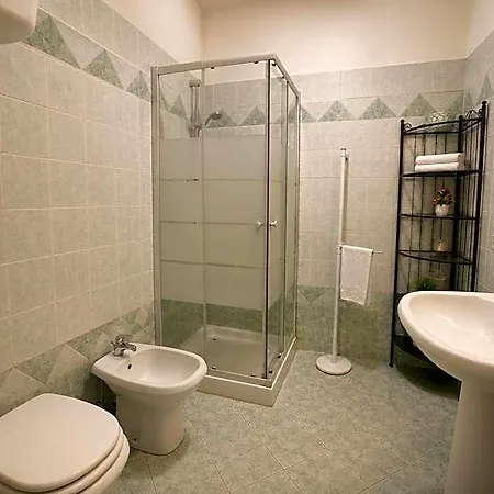 All'ombra Della Torre A Due Passi Da Piazza Del Campo Bed & Breakfast 4*