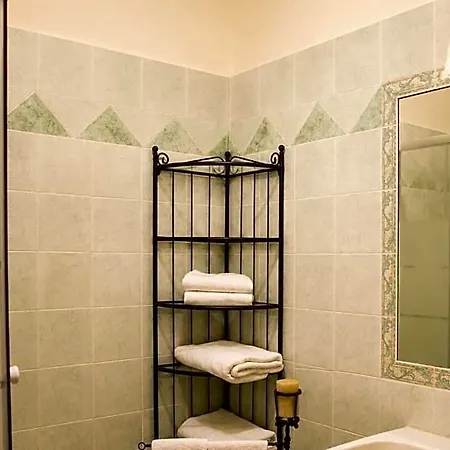 Bed & Breakfast All'ombra Della Torre A Due Passi Da Piazza Del Campo