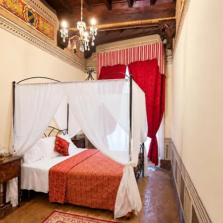 Bed & Breakfast All'ombra Della Torre A Due Passi Da Piazza Del Campo 4*