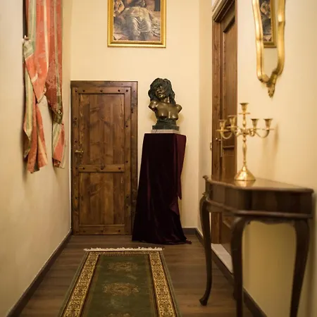 Bed & Breakfast All'ombra Della Torre A Due Passi Da Piazza Del Campo