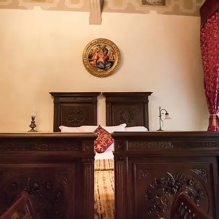 All'ombra Della Torre Only Bed & Breakfast