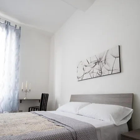 Bed & Breakfast All'ombra Della Torre A Due Passi Da Piazza Del Campo Siena