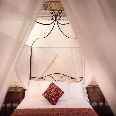All'ombra Della Torre Only Bed & Breakfast Siena