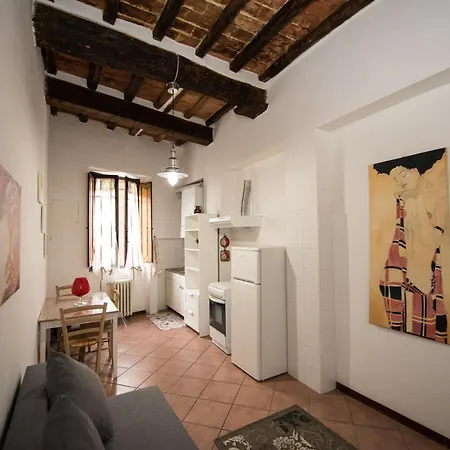 All'ombra Della Torre Only Bed & Breakfast Siena