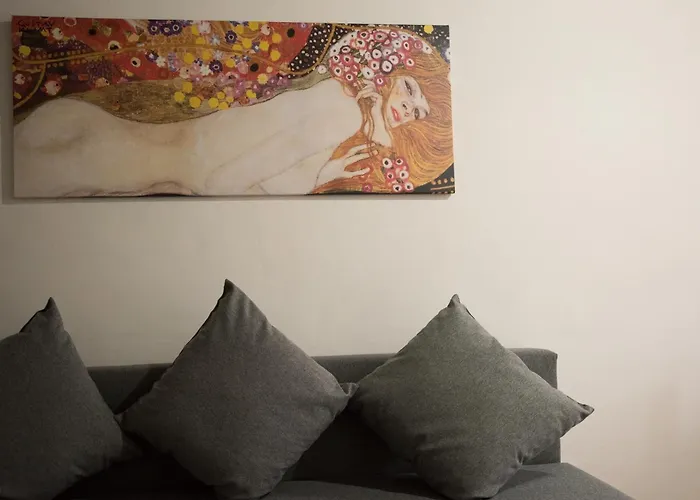 All'ombra Della Torre Only Bed and Breakfast