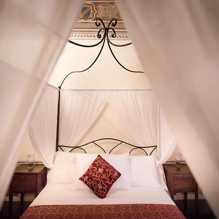 All'ombra Della Torre Only 住宿加早餐酒店 锡耶纳