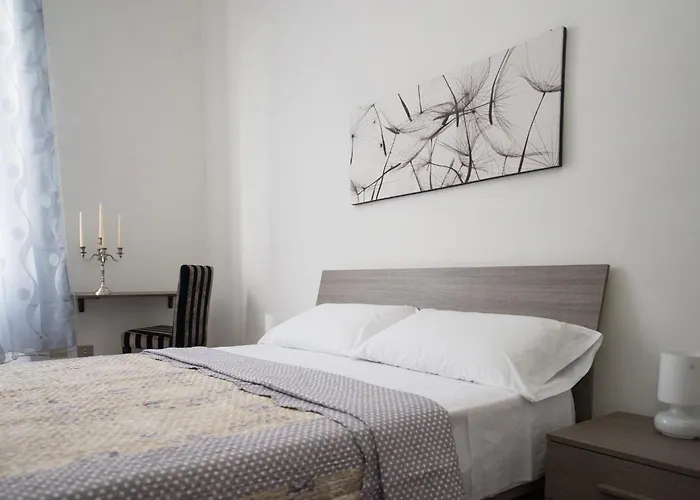 All'ombra Della Torre Only 3* Сиена